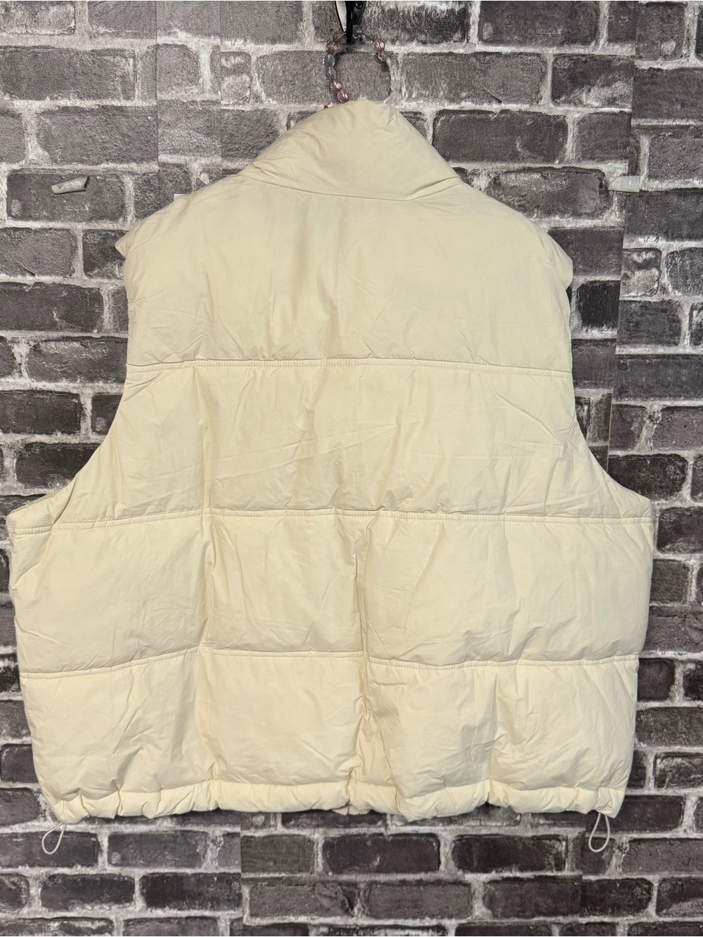 NWT Old Navy Water-Resistant Puffer Vest cream white cropped - Picture 11 of 11